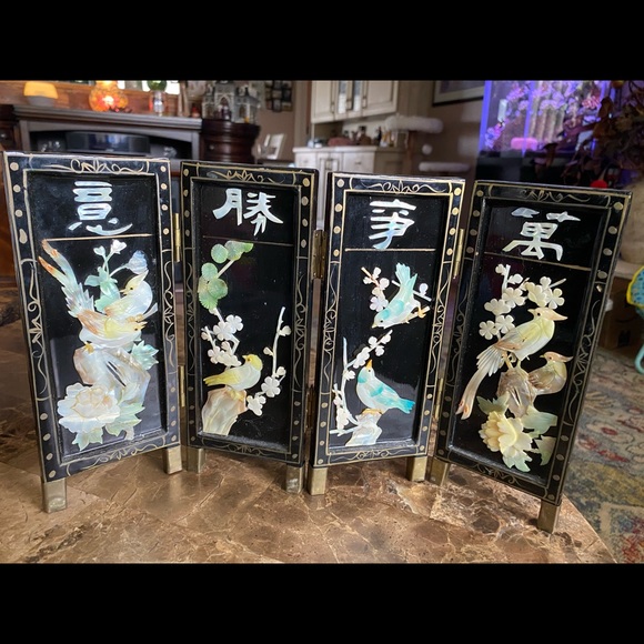 Vintage Small Oriental Black Lacquer screen - Picture 1 of 4